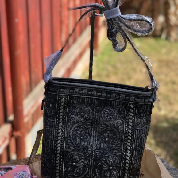 Montana West Black Crossbody NWT - Picture 2 of 8